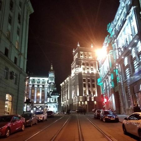 1654 Двухкомнатная Центр Харьков Экстерьер фото